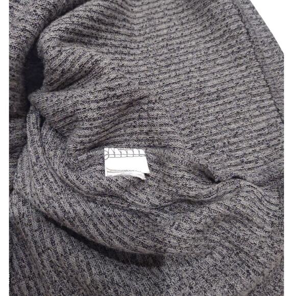 LUCKY BRAND Soft Gray Stretch Knit Top Exposed Shoulder Diagonal Neckline Size M - Picture 10 of 10